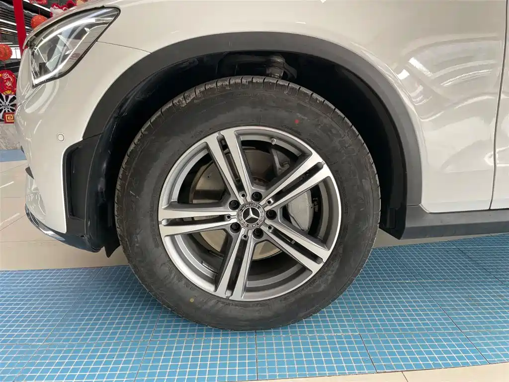Mercedes-Benz Mercedes-Benz GLC 2020 GLC 260 L 4MATIC Luxury 2019 - thumbnail 28
