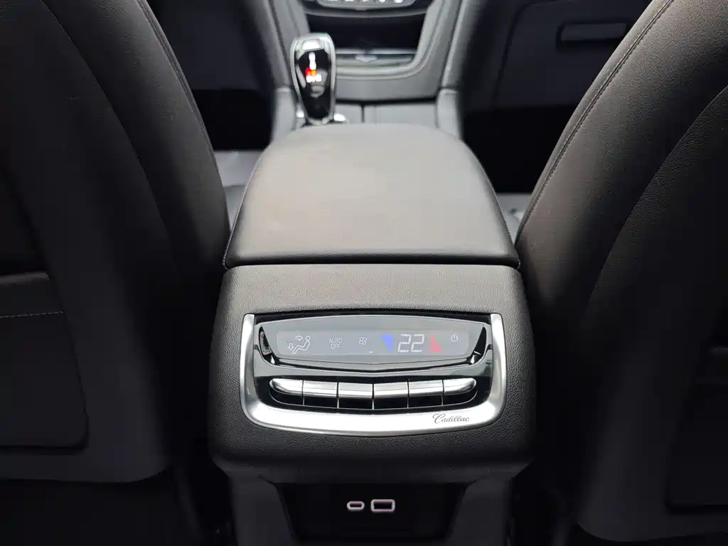 Cadillac Cadillac XT6 2021 28T Six-seat AWD Fashion Edition 2021 - thumbnail 4