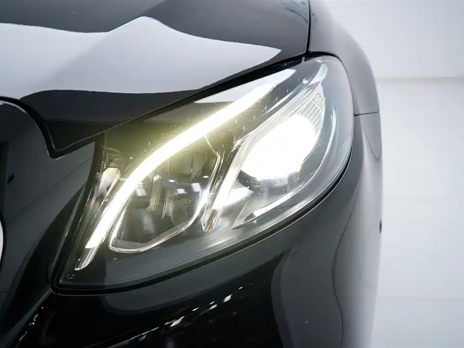 Mercedes-Benz Mercedes-Benz E-Class 2019 Model Year Facelift E 300 L Sport Luxury Edition 2019 - thumbnail 10