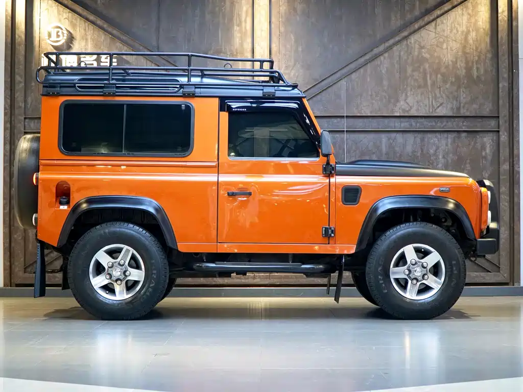 Land Rover Land Rover Defender 2010 Ice & Fire Limited Edition 2010 - thumbnail 4