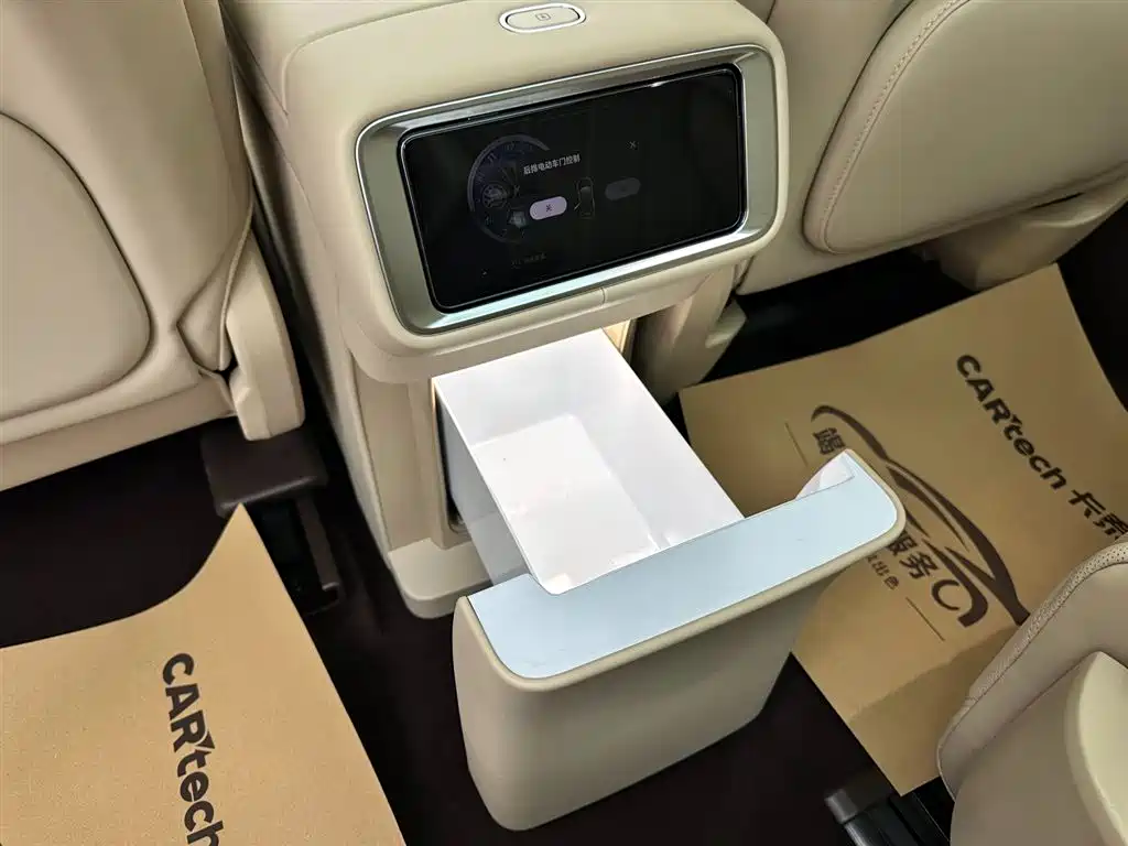 AITO Aito M9 2025 Extended Range Ultra 52kWh 6-seat Version (192-line LiDAR) 2026 - thumbnail 15
