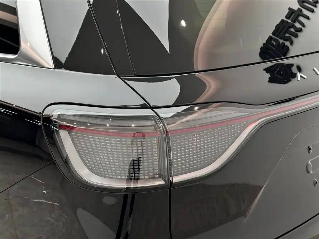 AITO Aito M9 2025 Extended Range Ultra 52kWh 6-seat Version (192-line LiDAR) 2026 - thumbnail 23