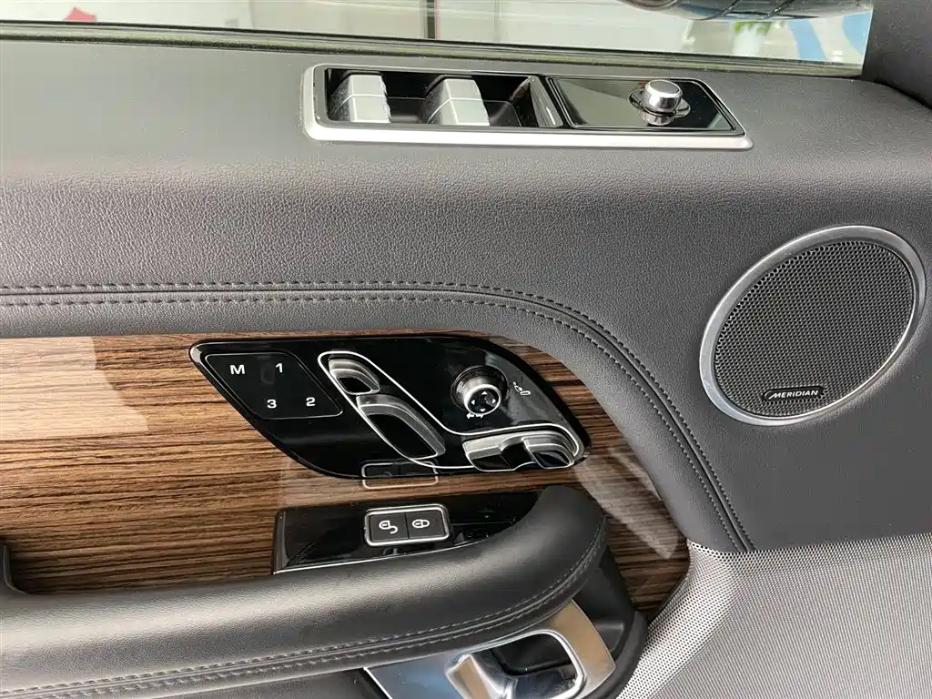 Land Rover Range Rover 2018 3.0 SC V6 Vogue Heritage Edition 2018 - thumbnail 10