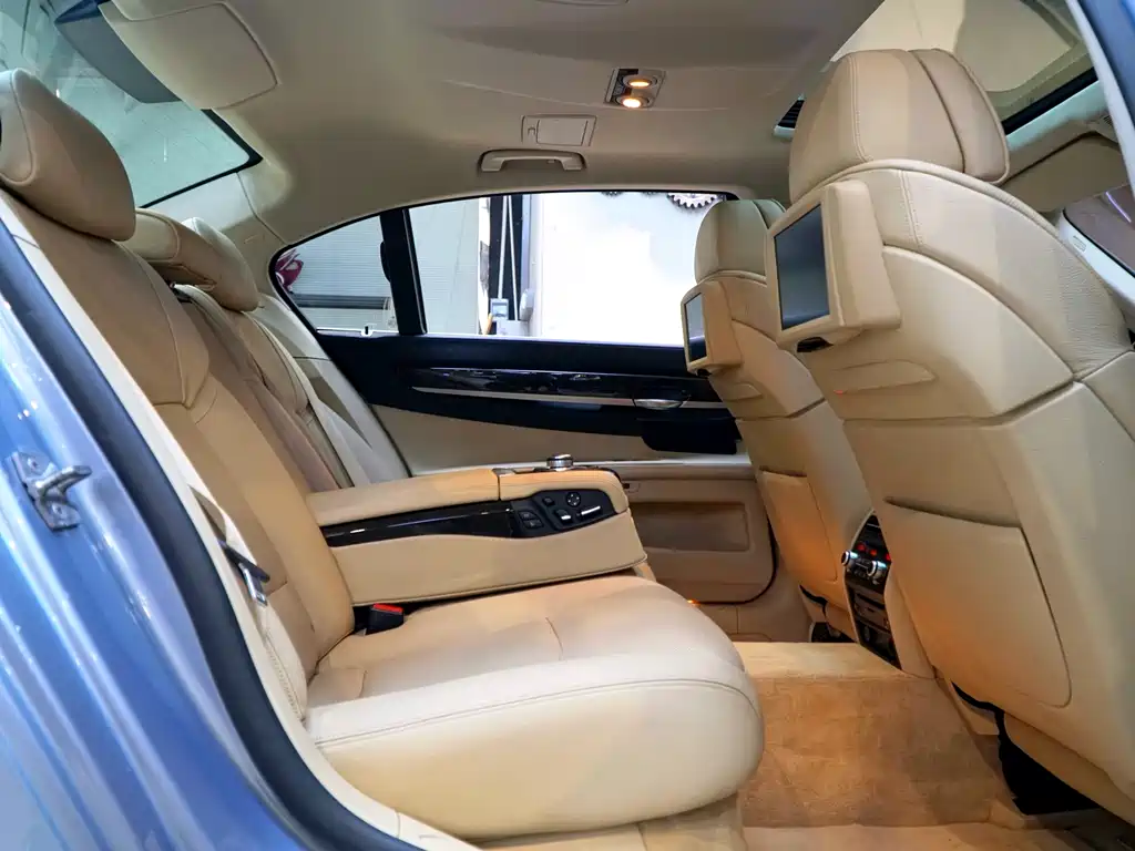 BMW BMW 7 Series 2010 4.4T Hybrid 2012 - thumbnail 6