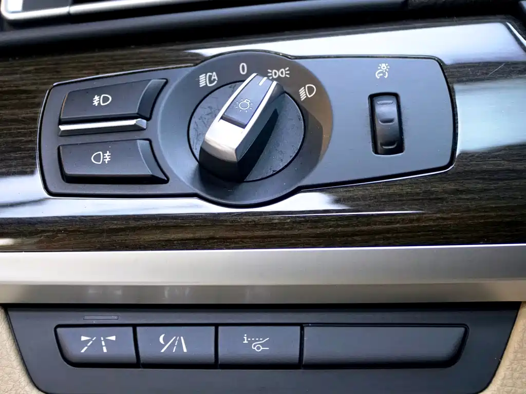 BMW BMW 7 Series 2010 4.4T Hybrid 2012 - thumbnail 17