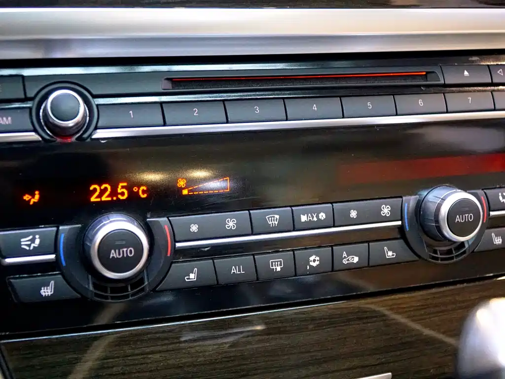 BMW BMW 7 Series 2010 4.4T Hybrid 2012 - thumbnail 18
