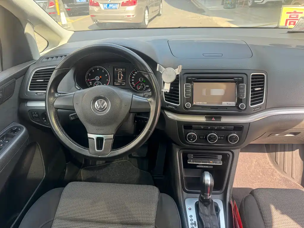 Volkswagen Sharan 2014 2.0TSI Comfort Line 2017 - thumbnail 10