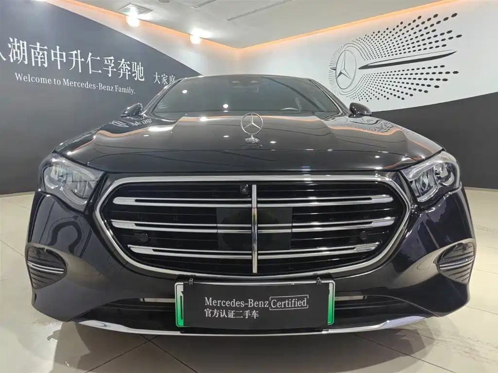 Mercedes-Benz Mercedes-Benz E-Class 2024 E 350 e L Plug-in Hybrid Sedan 2024 - thumbnail 2