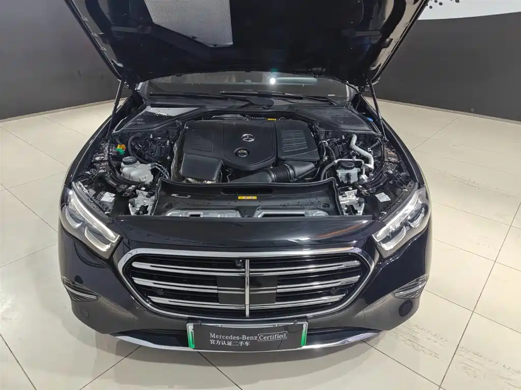 Mercedes-Benz Mercedes-Benz E-Class 2024 E 350 e L Plug-in Hybrid Sedan 2024 - thumbnail 3