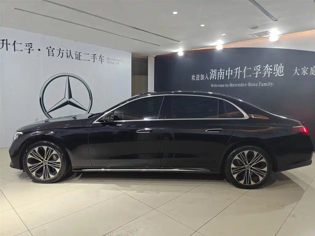 Mercedes-Benz Mercedes-Benz E-Class 2024 E 350 e L Plug-in Hybrid Sedan 2024 - thumbnail 4