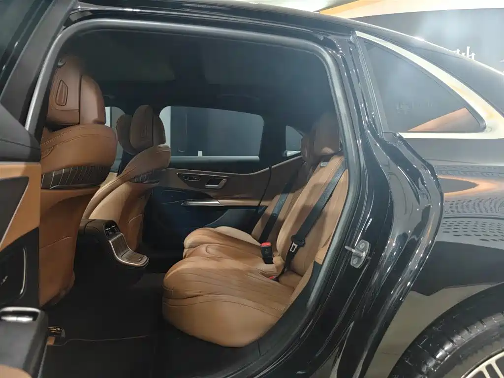 Mercedes-Benz Mercedes-Benz E-Class 2024 E 350 e L Plug-in Hybrid Sedan 2024 - thumbnail 8