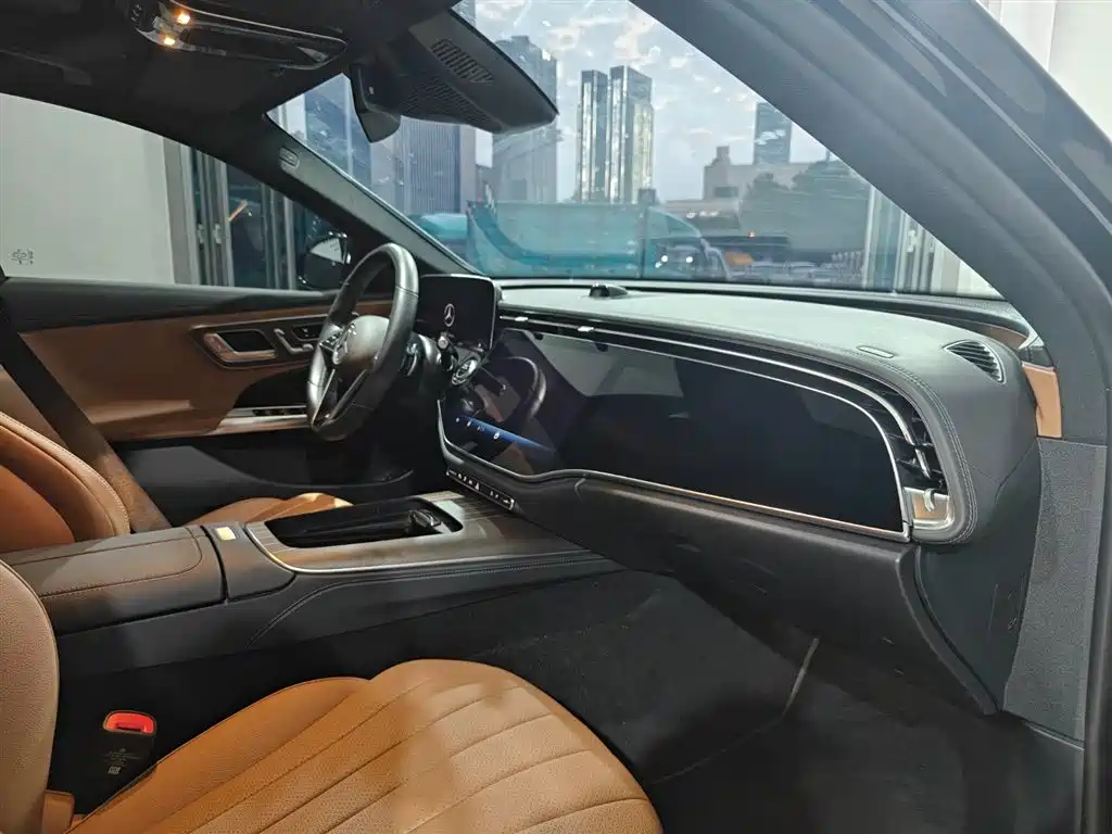 Mercedes-Benz Mercedes-Benz E-Class 2024 E 350 e L Plug-in Hybrid Sedan 2024 - thumbnail 9