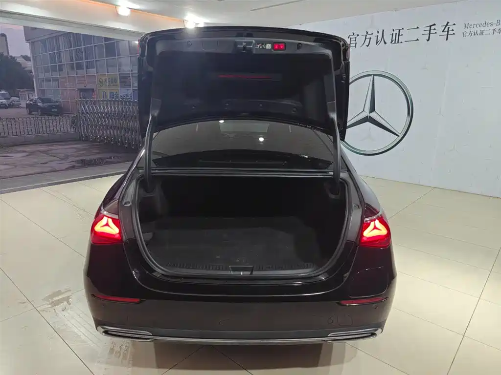 Mercedes-Benz Mercedes-Benz E-Class 2024 E 350 e L Plug-in Hybrid Sedan 2024 - thumbnail 12