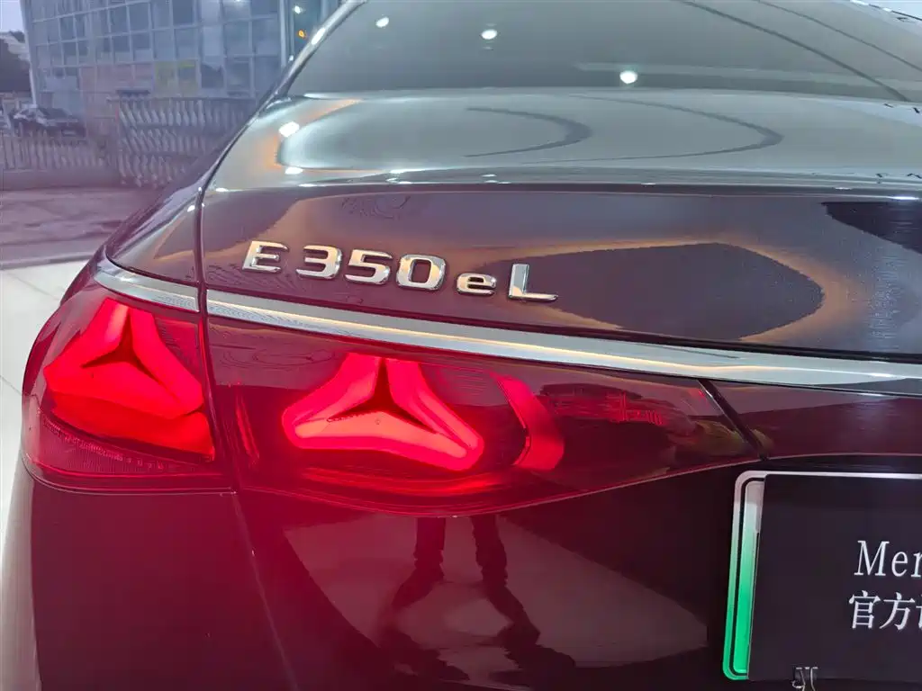 Mercedes-Benz Mercedes-Benz E-Class 2024 E 350 e L Plug-in Hybrid Sedan 2024 - thumbnail 13