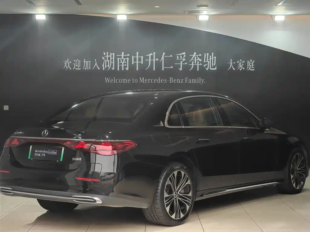 Mercedes-Benz Mercedes-Benz E-Class 2024 E 350 e L Plug-in Hybrid Sedan 2024 - thumbnail 15