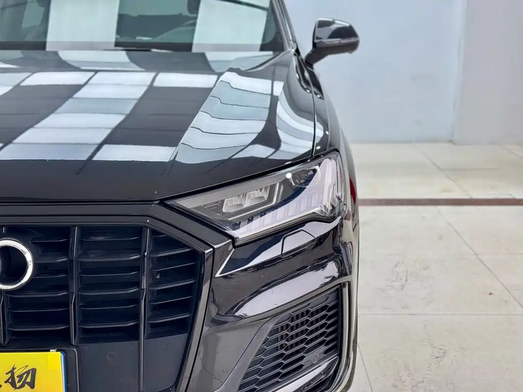 Audi Audi Q7 2020 55 TFSI quattro Black Knight Special Edition 2020 - thumbnail 4