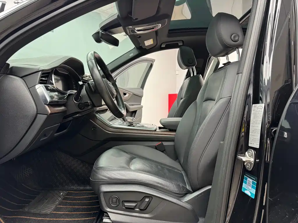 Audi Audi Q7 2020 55 TFSI quattro Black Knight Special Edition 2020 - thumbnail 6