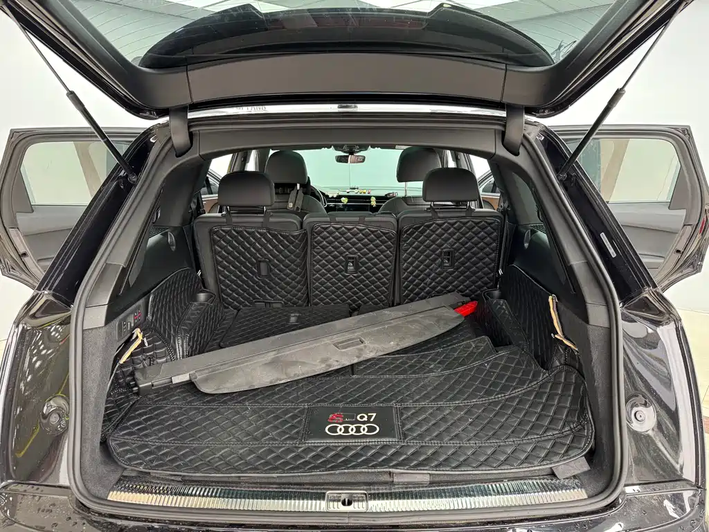 Audi Audi Q7 2020 55 TFSI quattro Black Knight Special Edition 2020 - thumbnail 24