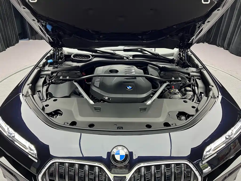 BMW BMW 7 Series 2023 740Li M Sport Package Premium Model 2024 - thumbnail 8