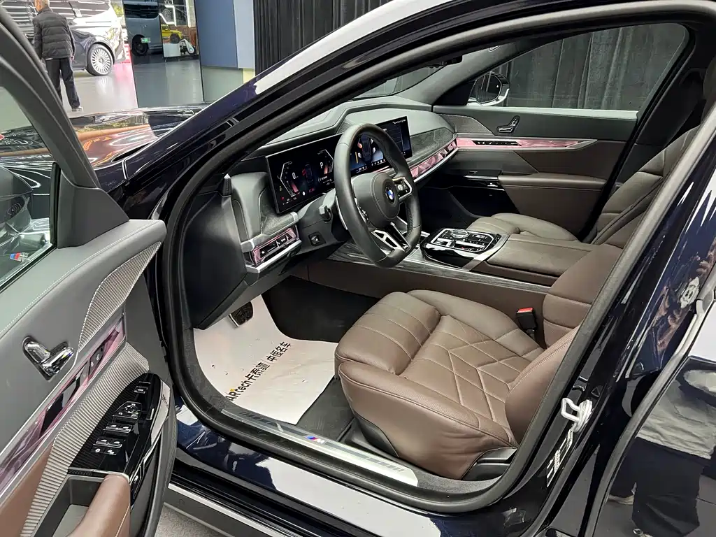 BMW BMW 7 Series 2023 740Li M Sport Package Premium Model 2024 - thumbnail 10