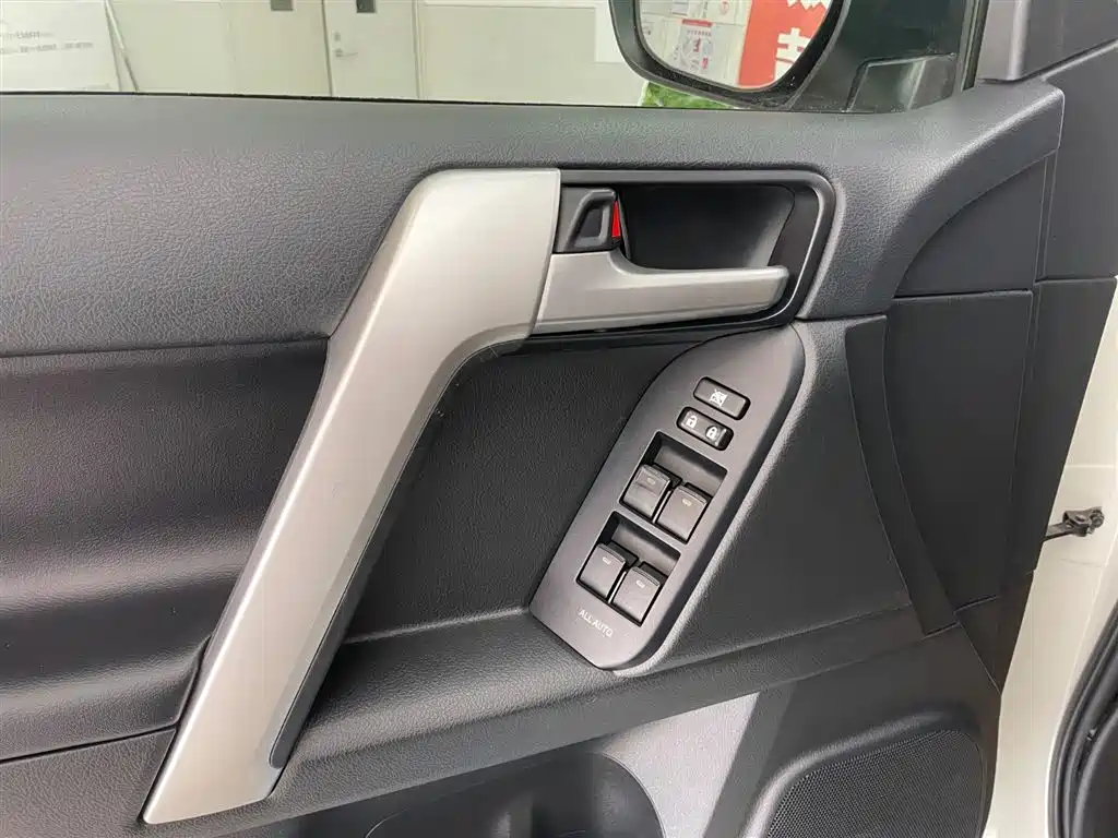 Toyota Toyota Prado 2019 3.5L Automatic TX-L Premium with Rear-Mounted Spare Tire 2019 - thumbnail 10
