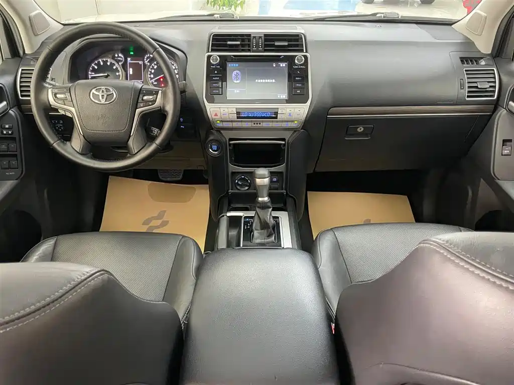 Toyota Toyota Prado 2019 3.5L Automatic TX-L Premium with Rear-Mounted Spare Tire 2019 - thumbnail 17