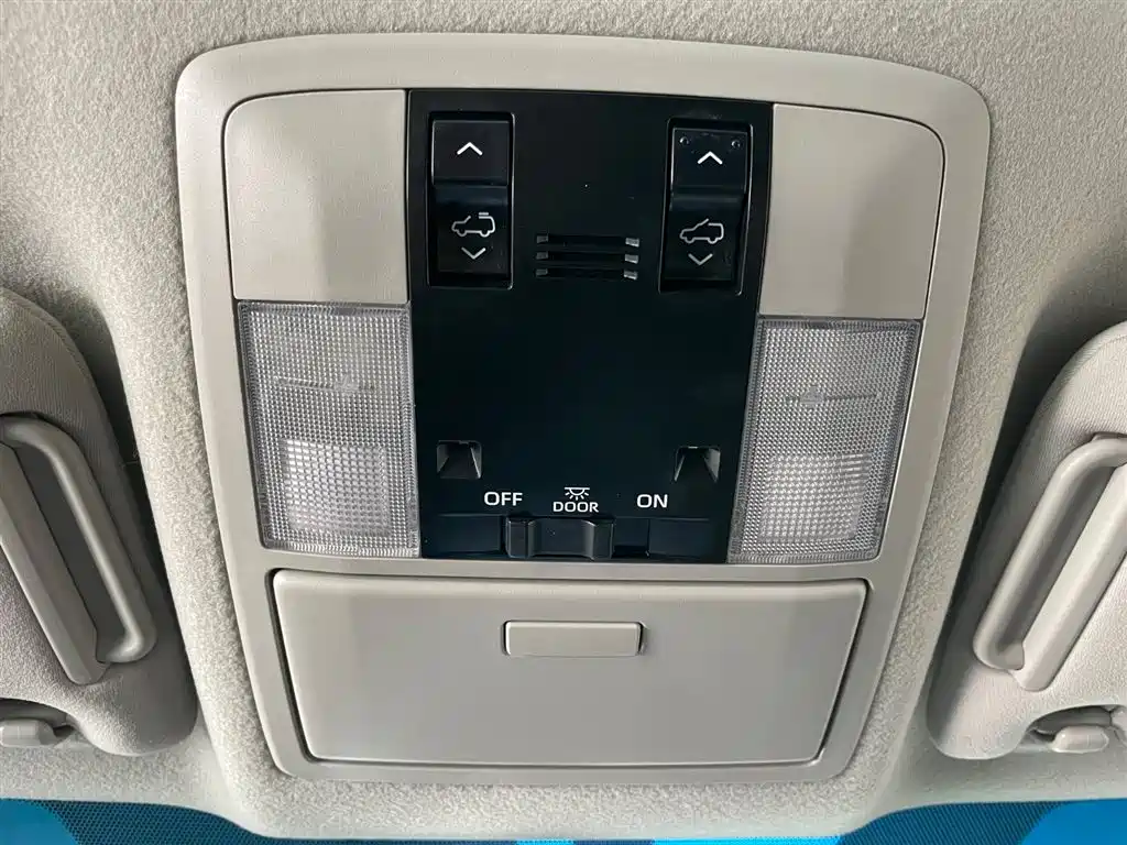 Toyota Toyota Prado 2019 3.5L Automatic TX-L Premium with Rear-Mounted Spare Tire 2019 - thumbnail 25