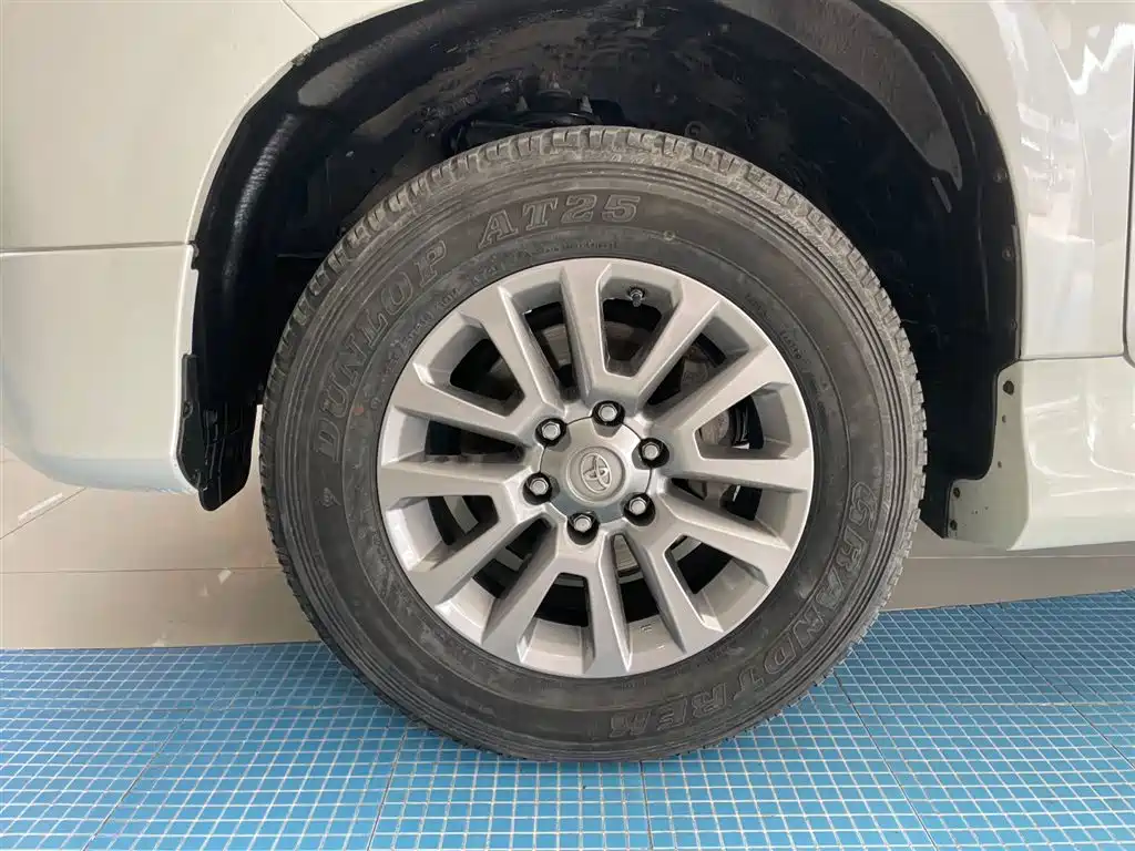 Toyota Toyota Prado 2019 3.5L Automatic TX-L Premium with Rear-Mounted Spare Tire 2019 - thumbnail 28