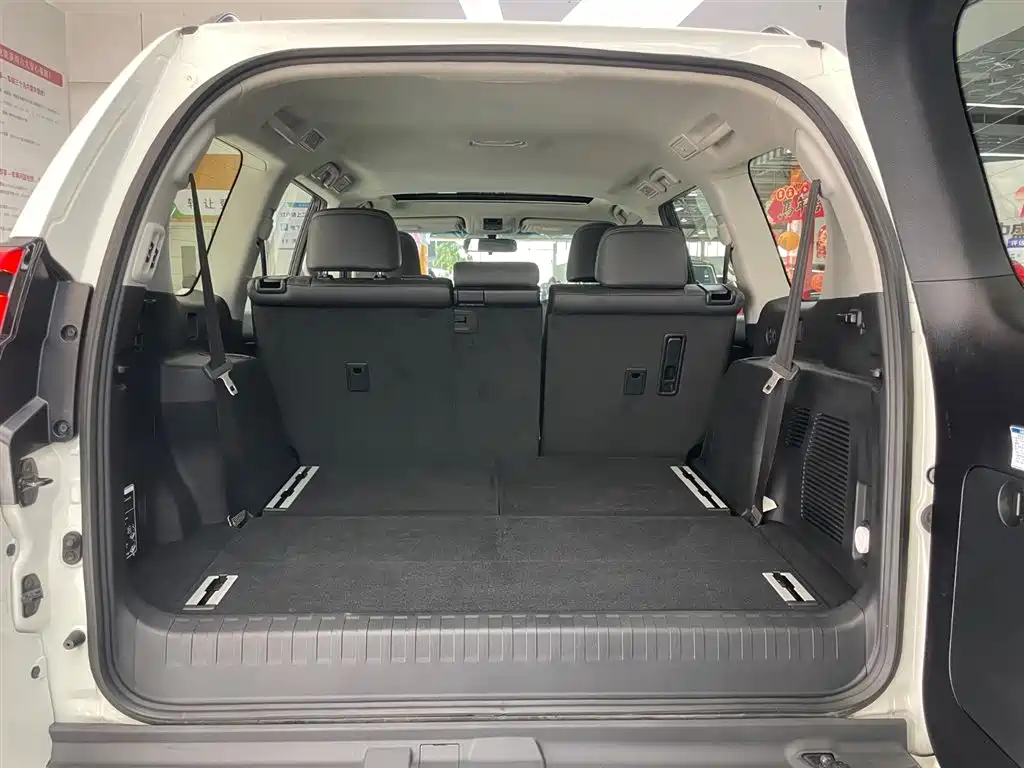 Toyota Toyota Prado 2019 3.5L Automatic TX-L Premium with Rear-Mounted Spare Tire 2019 - thumbnail 30