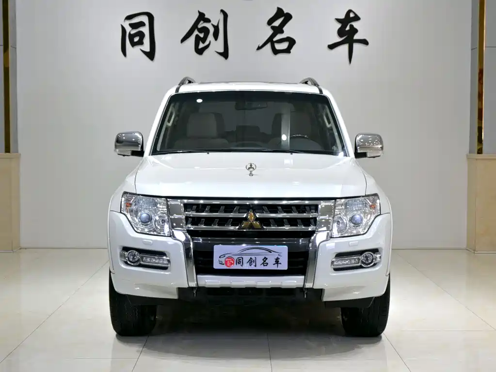 Mitsubishi Pajero (Import) V97 2019 Model 3.8L Middle East Version 2019 - thumbnail 2