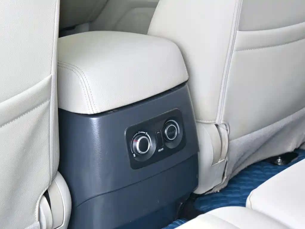 Mitsubishi Pajero (Import) V97 2019 Model 3.8L Middle East Version 2019 - thumbnail 15