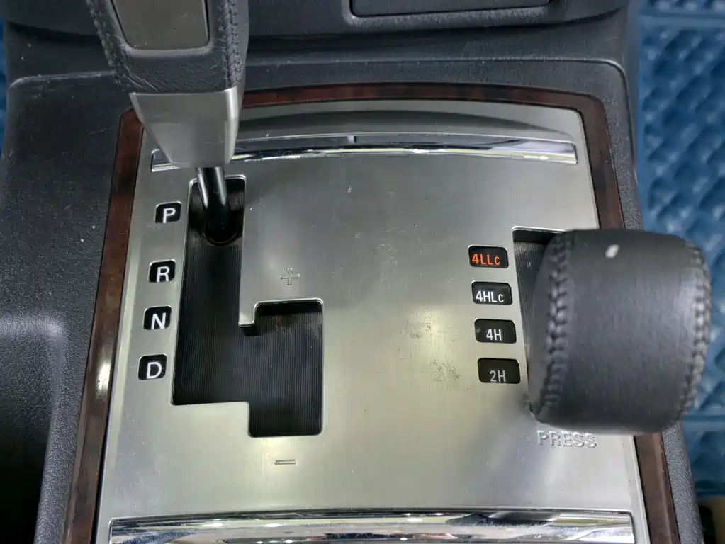 Mitsubishi Pajero (Import) V97 2019 Model 3.8L Middle East Version 2019 - thumbnail 17