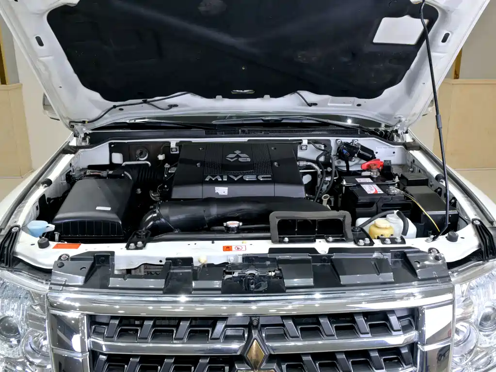 Mitsubishi Pajero (Import) V97 2019 Model 3.8L Middle East Version 2019 - thumbnail 27
