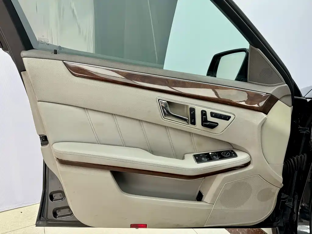 Mercedes-Benz Mercedes-Benz E-Class 2011 E 200 L CGI Elegant 2011 - thumbnail 7