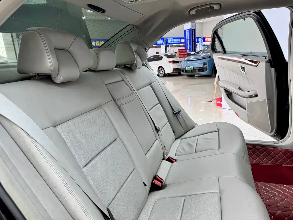 Mercedes-Benz Mercedes-Benz E-Class 2011 E 200 L CGI Elegant 2011 - thumbnail 12