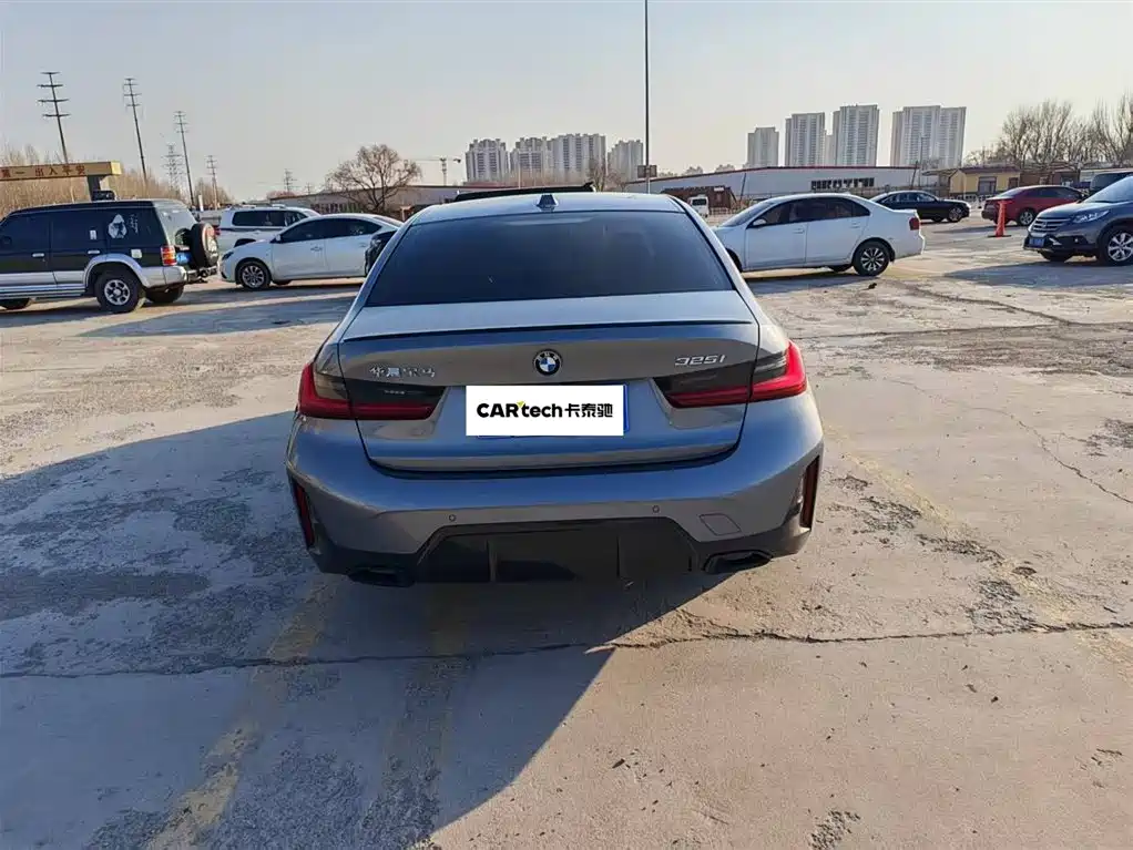 BMW BMW 3 Series 2023 325i M Sport Shadowline Package 2023 - thumbnail 9