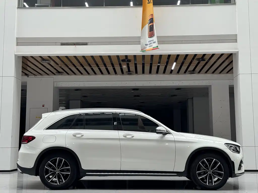 Mercedes-Benz Mercedes-Benz GLC 2021 GLC 300 L 4MATIC Sport Edition 2021 - thumbnail 4