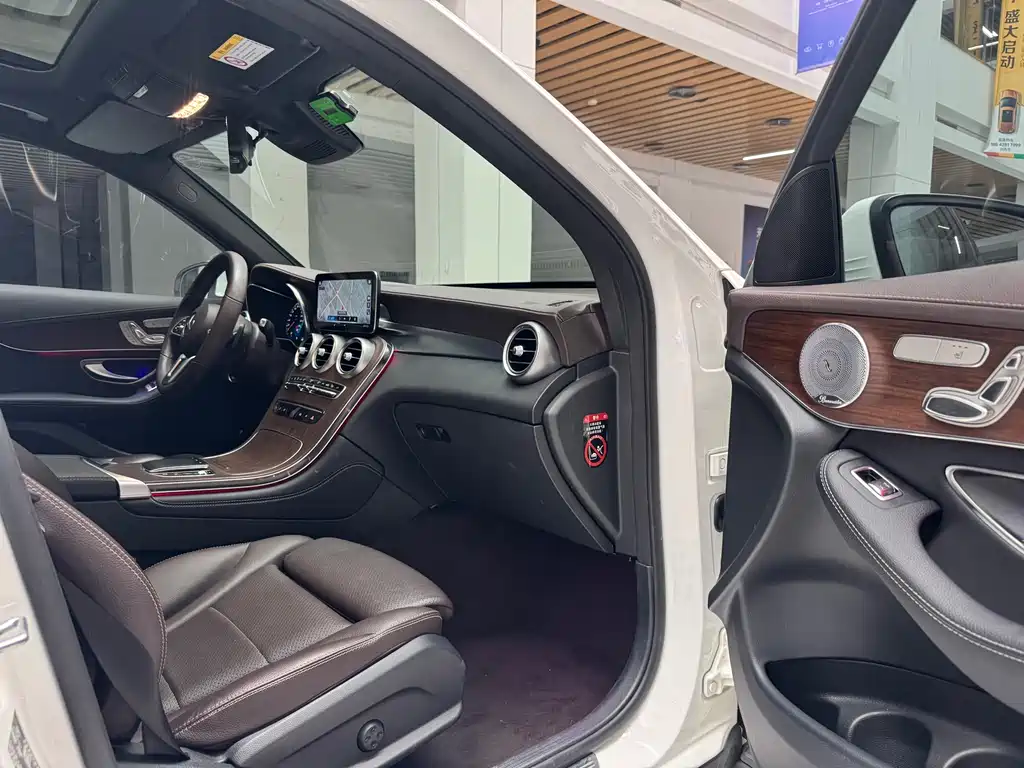Mercedes-Benz Mercedes-Benz GLC 2021 GLC 300 L 4MATIC Sport Edition 2021 - thumbnail 19
