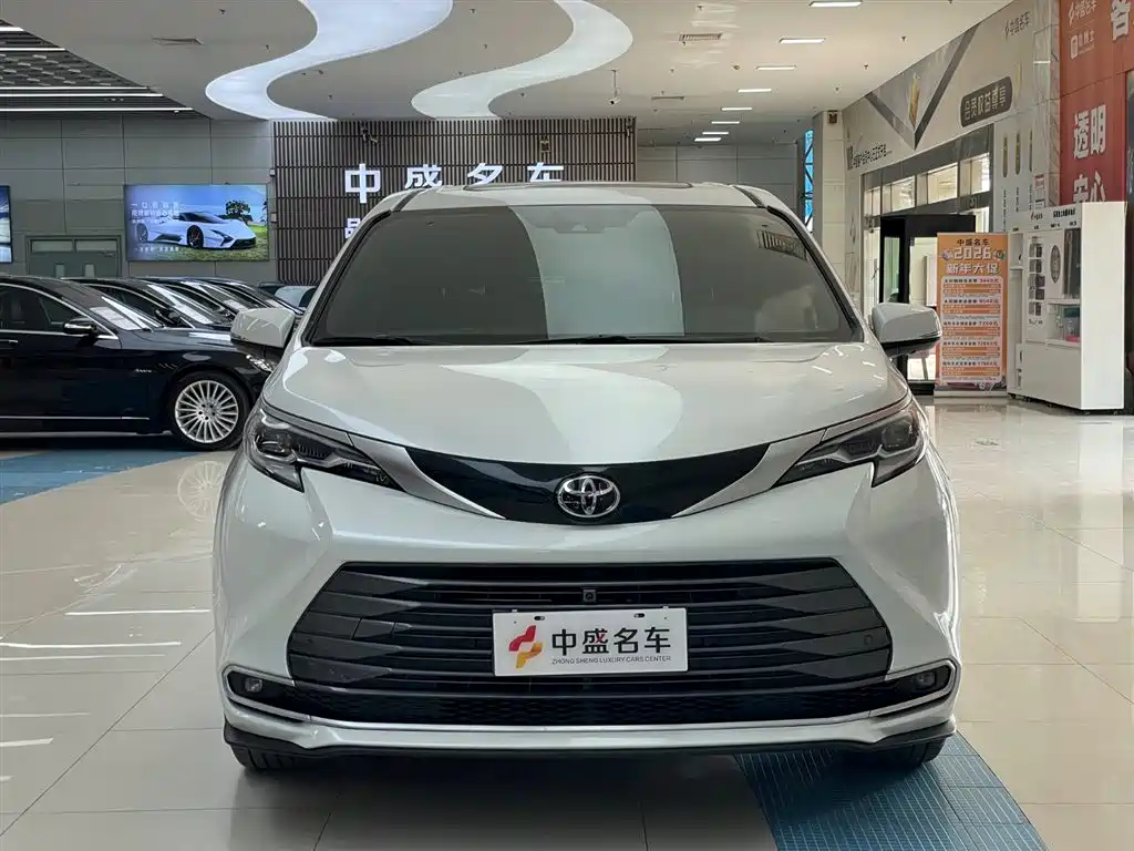 Toyota Toyota Sienna 2024 2.5L Hybrid AWD Premium Edition 2024 - thumbnail 2
