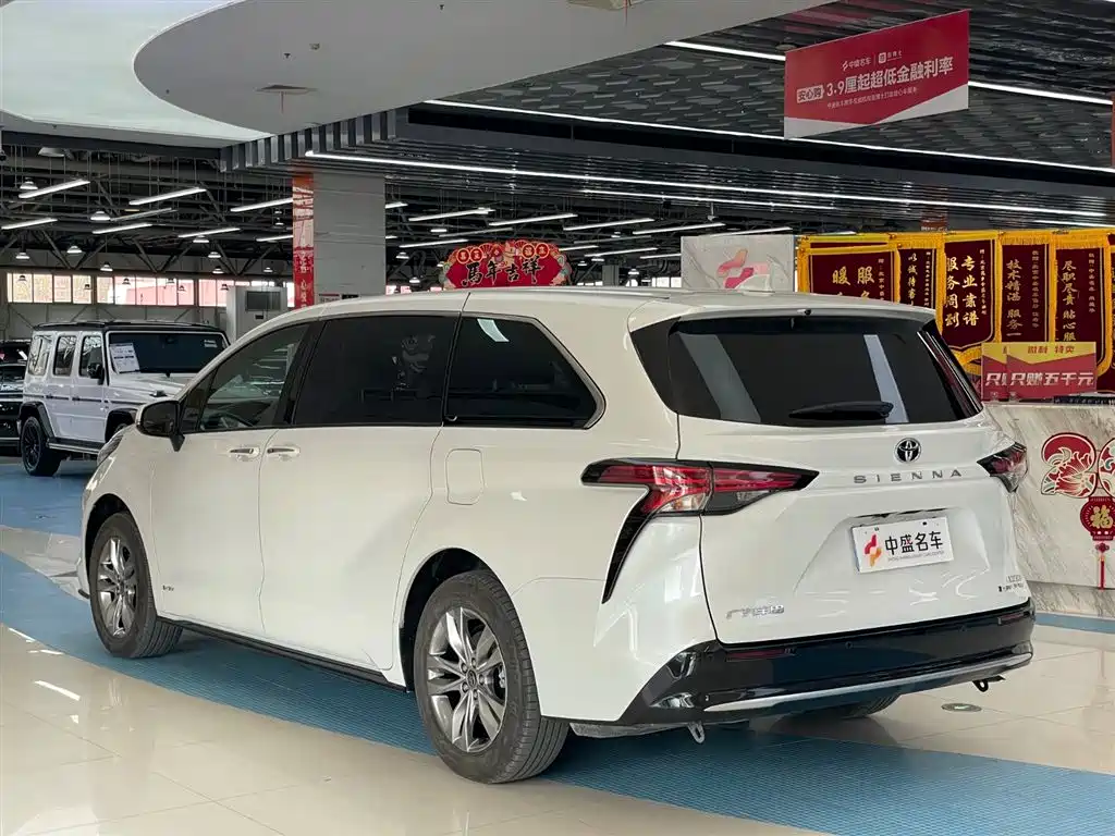 Toyota Toyota Sienna 2024 2.5L Hybrid AWD Premium Edition 2024 - thumbnail 5
