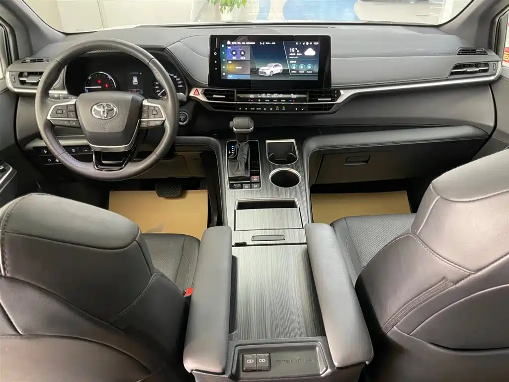 Toyota Toyota Sienna 2024 2.5L Hybrid AWD Premium Edition 2024 - thumbnail 17