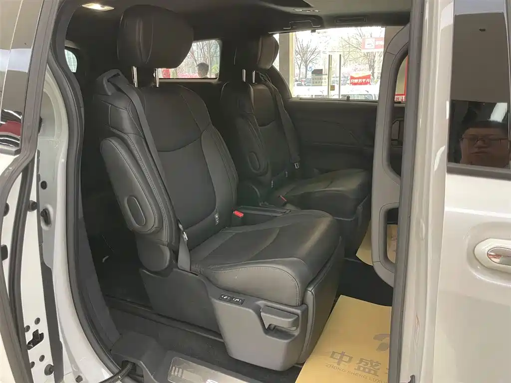 Toyota Toyota Sienna 2024 2.5L Hybrid AWD Premium Edition 2024 - thumbnail 18