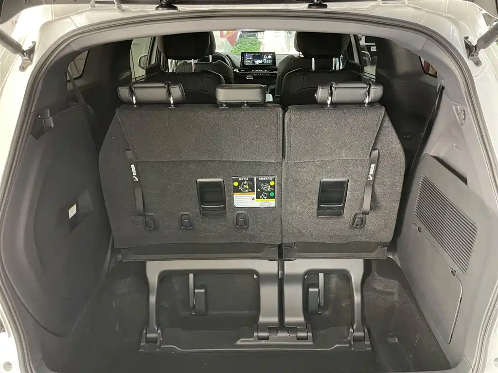 Toyota Toyota Sienna 2024 2.5L Hybrid AWD Premium Edition 2024 - thumbnail 28