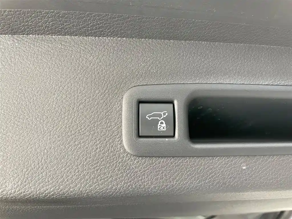 Toyota Toyota Sienna 2024 2.5L Hybrid AWD Premium Edition 2024 - thumbnail 29