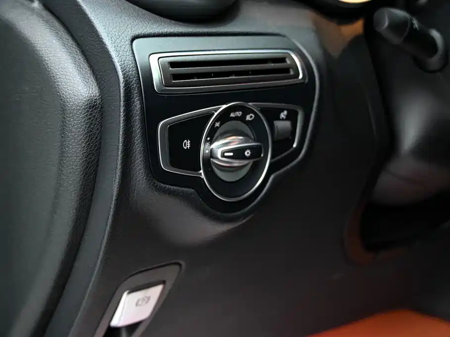 Mercedes-Benz Mercedes-Benz GLC 2022 Facelift GLC 300 L 4MATIC Dynamic Model Premium Edition 2023 - thumbnail 24
