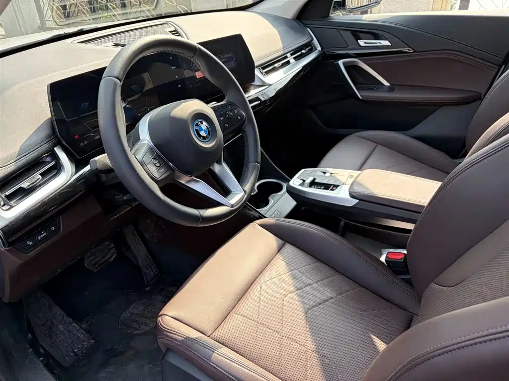 BMW BMW iX1 2025 eDrive25L X Design Package 2025 - thumbnail 9