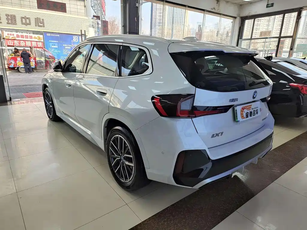 BMW BMW iX1 2025 eDrive25L M Sport Package 2025 - thumbnail 13