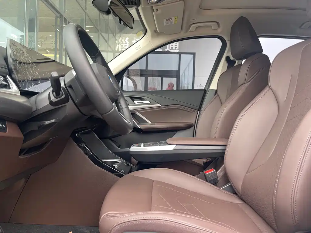 BMW BMW iX1 2023 eDrive25L M Sport Package 2025 - thumbnail 6