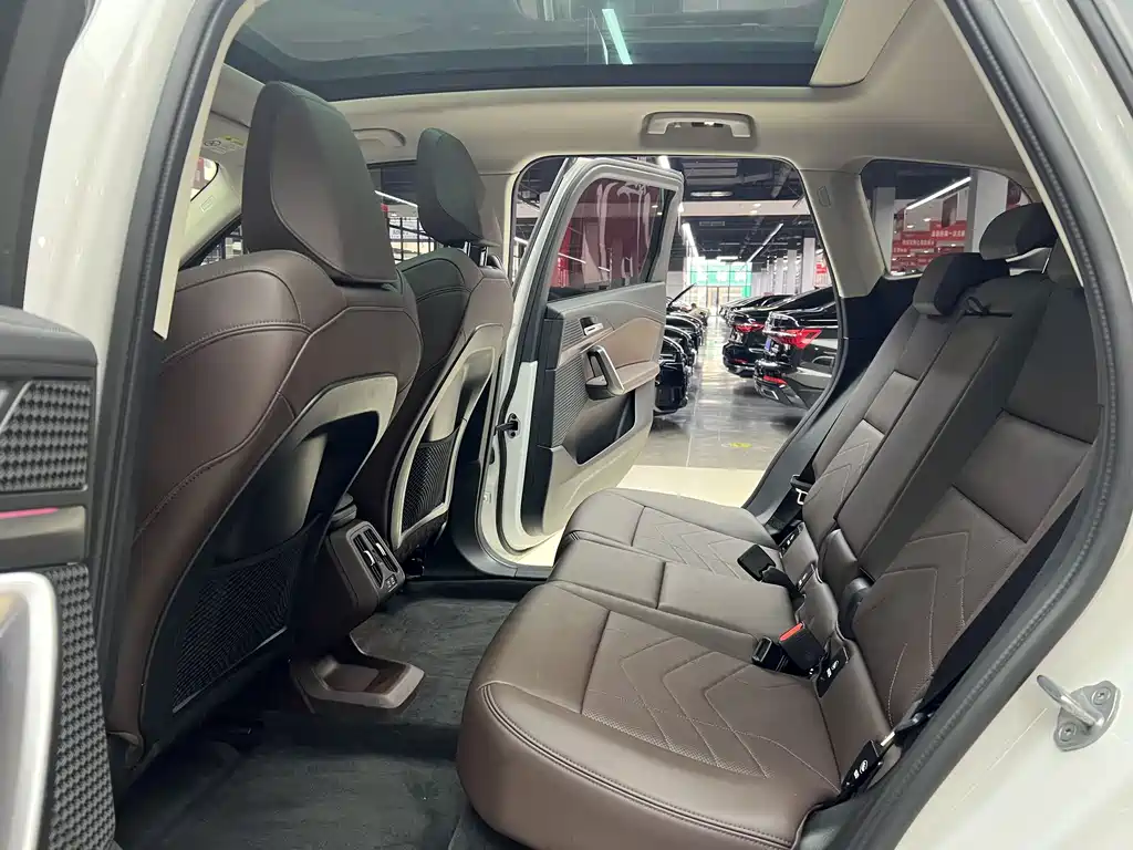 BMW BMW iX1 2023 eDrive25L M Sport Package 2024 - thumbnail 9