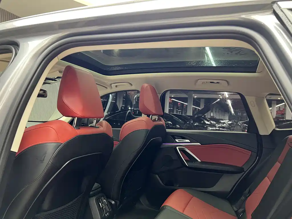 BMW BMW iX1 2023 eDrive25L M Sport Package 2024 - thumbnail 14